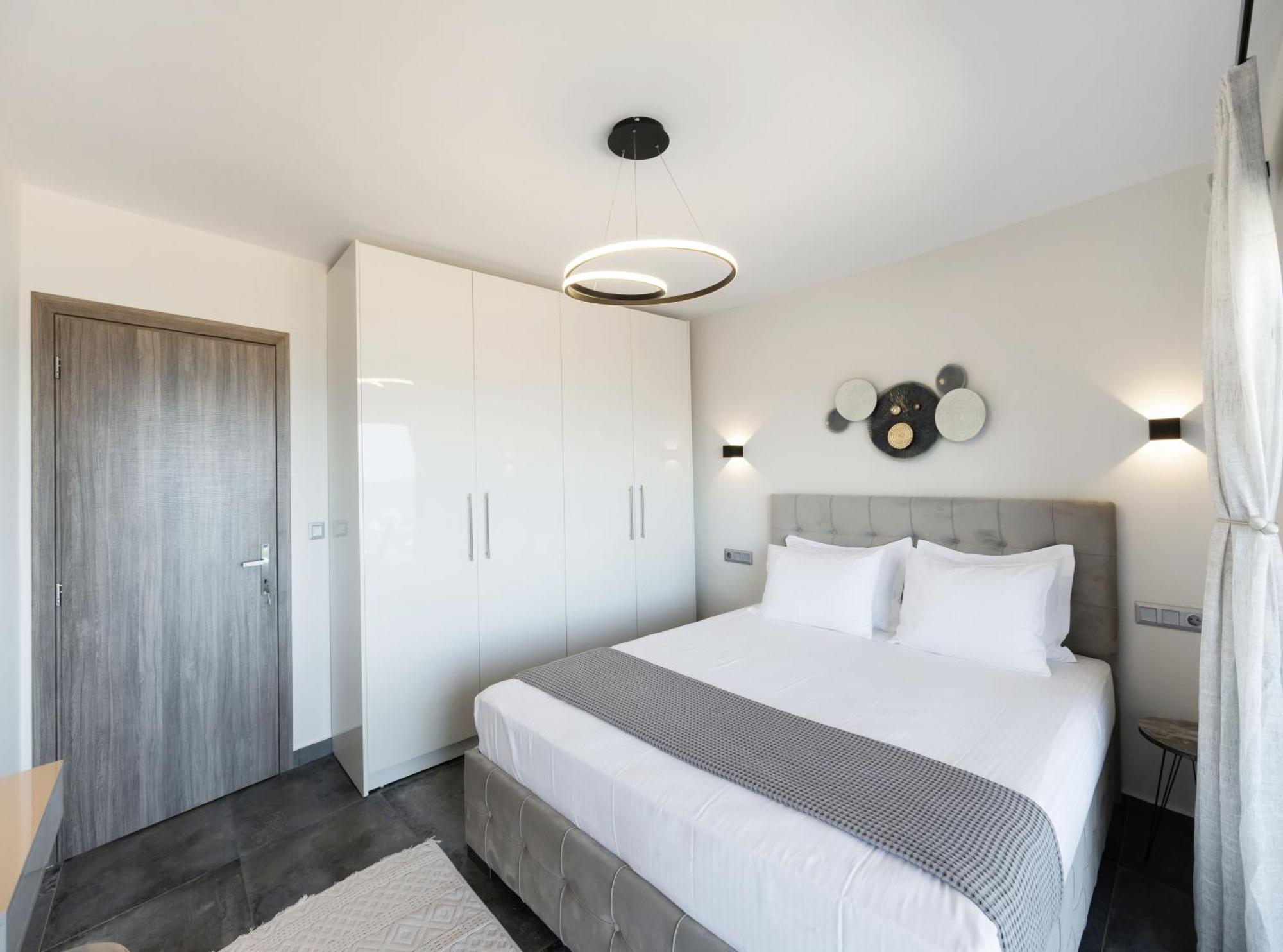 Adam'S Suite Fríni Kültér fotó